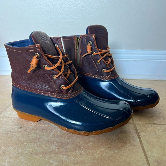 Sperry Boots - Picture 1 of 8